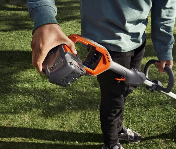 HUSQVARNA 215iL without battery and charger - Image 2