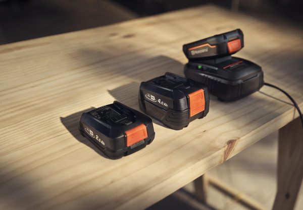 Husqvarna Aspire™ 18V C70 2.5Ah Battery Charger - Image 3