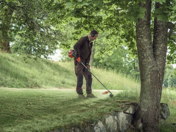 HUSQVARNA 325L - Image 2