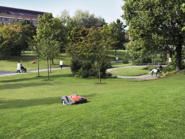 HUSQVARNA AUTOMOWER® 550 - Image 3