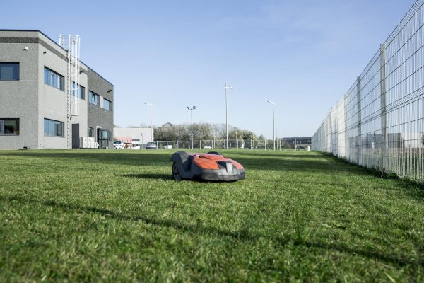 HUSQVARNA AUTOMOWER® 550 - Image 6