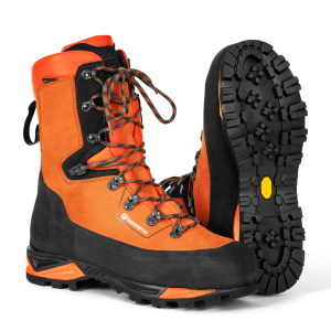 Protective leather boots with saw protection, Technical 24