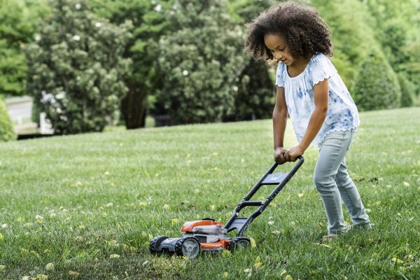 Toy Lawn Mower - Image 3