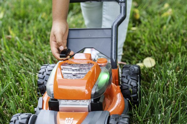 Toy Lawn Mower - Image 6