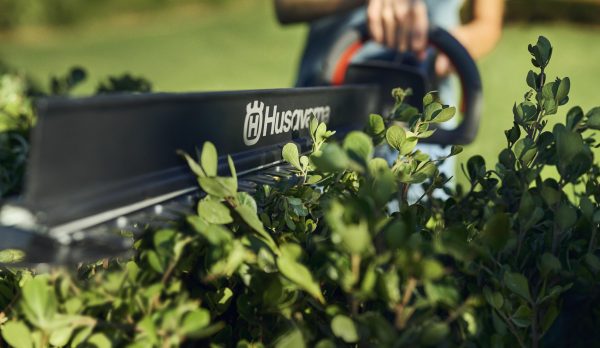 Husqvarna Aspire™ Hedge Trimmer 18V Kit With 2.5Ah Battery and 2.5Ah Charger - Image 4